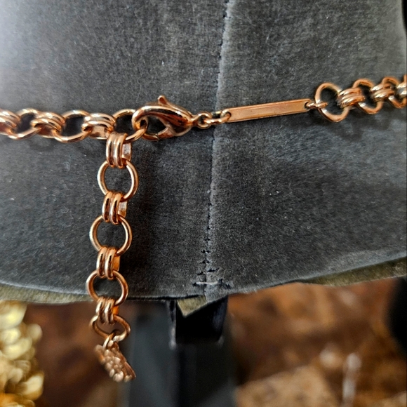 Kendra Scott Gwendolyn necklace - Picture 2 of 2